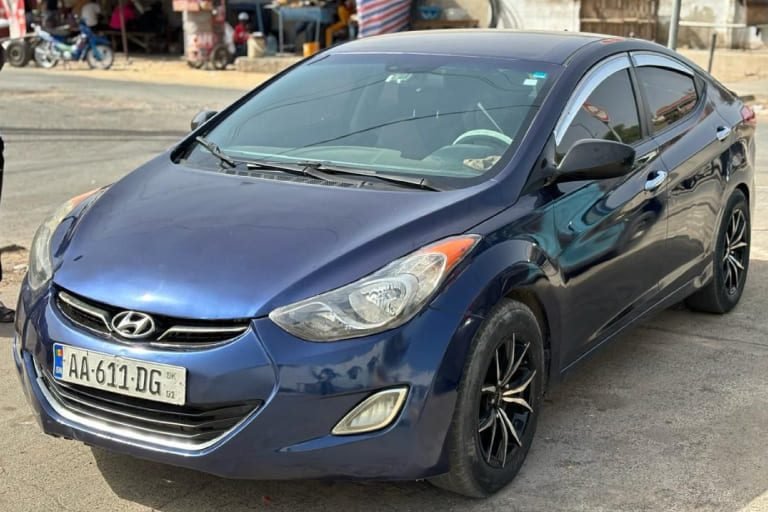 Hyundai-elantra-2013-1